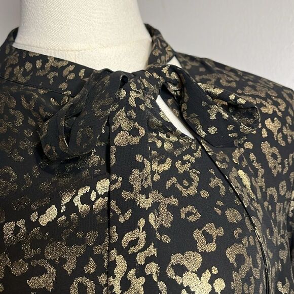 cupcakes and cashmere NWOT gold shimmer blouse with tie XS - Picture 2 of 9